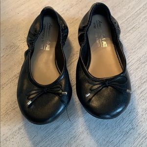 Girls American Eagle ballet flats